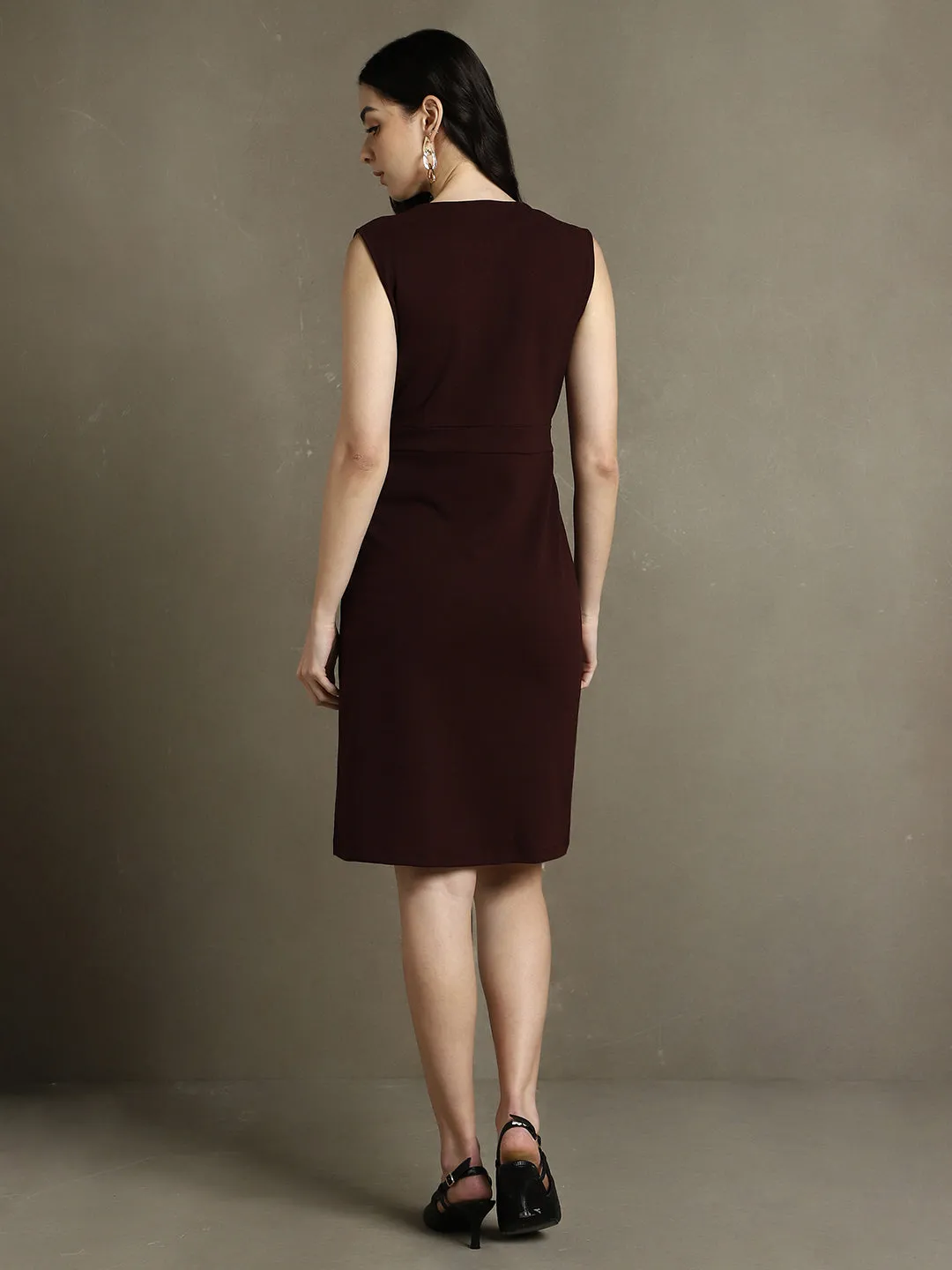 DL Woman Wine Solid V-Neck Sleeveless Dress