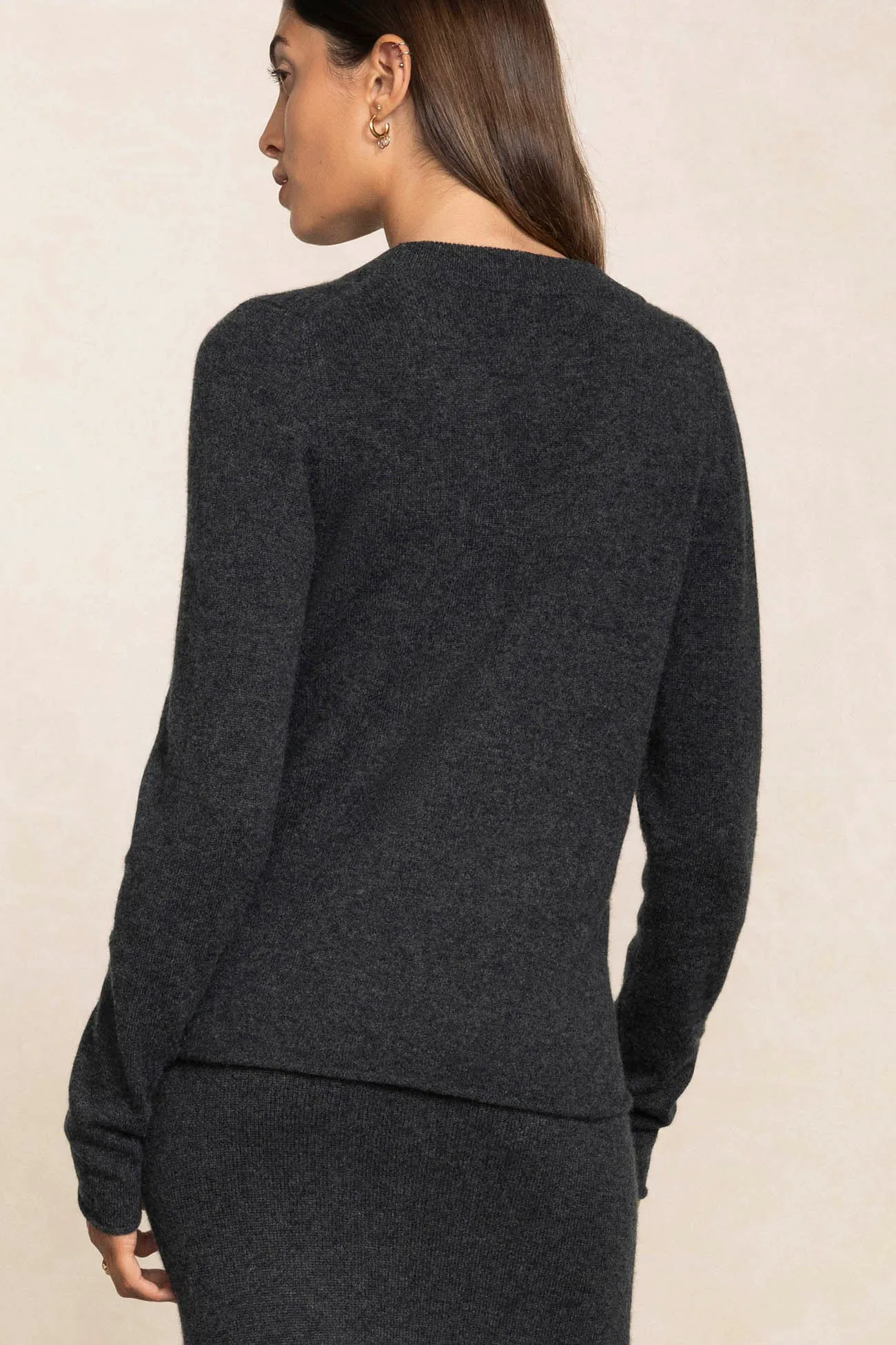 HANNAH CASHMERE V-NECK SWEATER