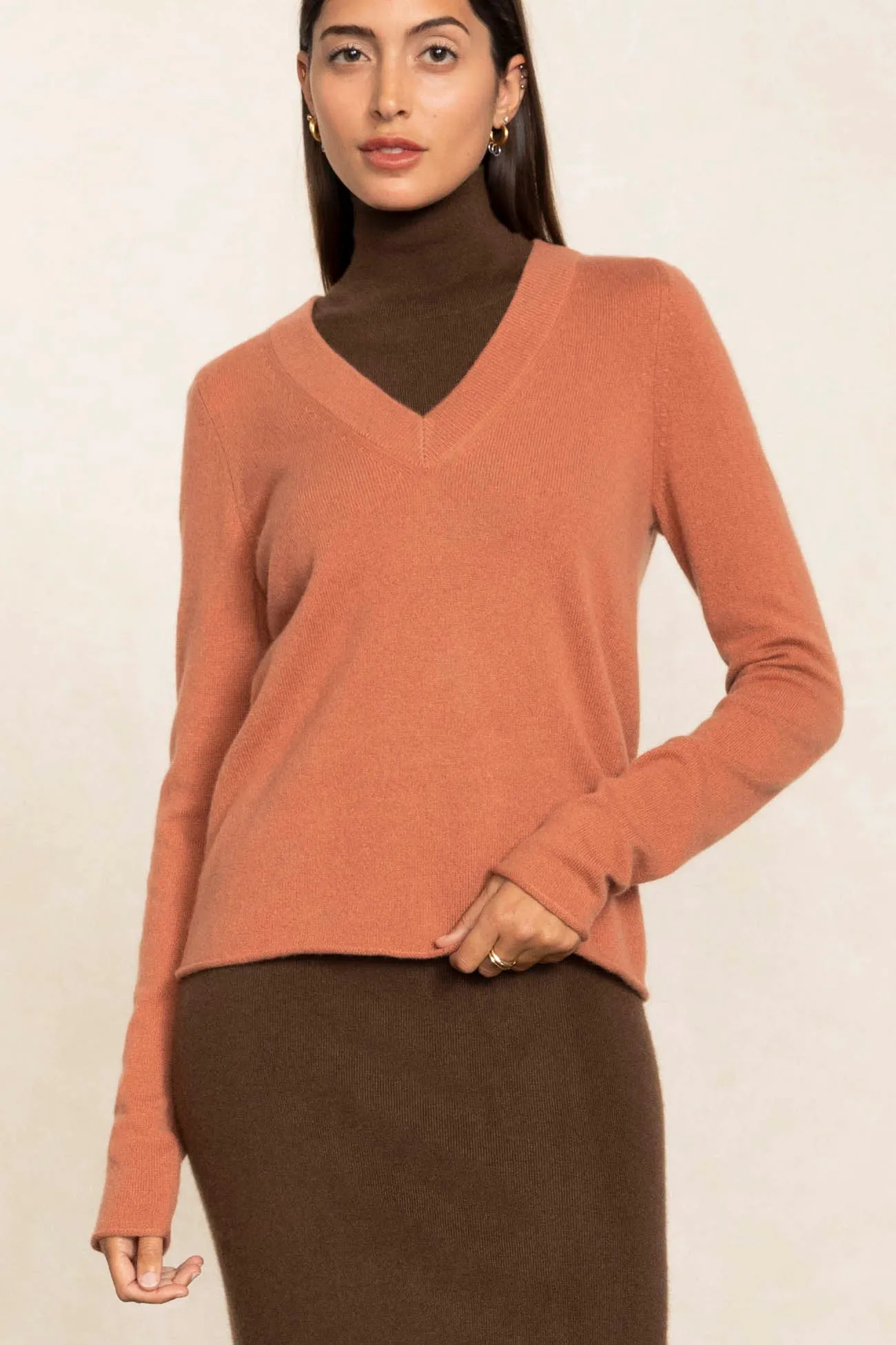 HANNAH CASHMERE V-NECK SWEATER