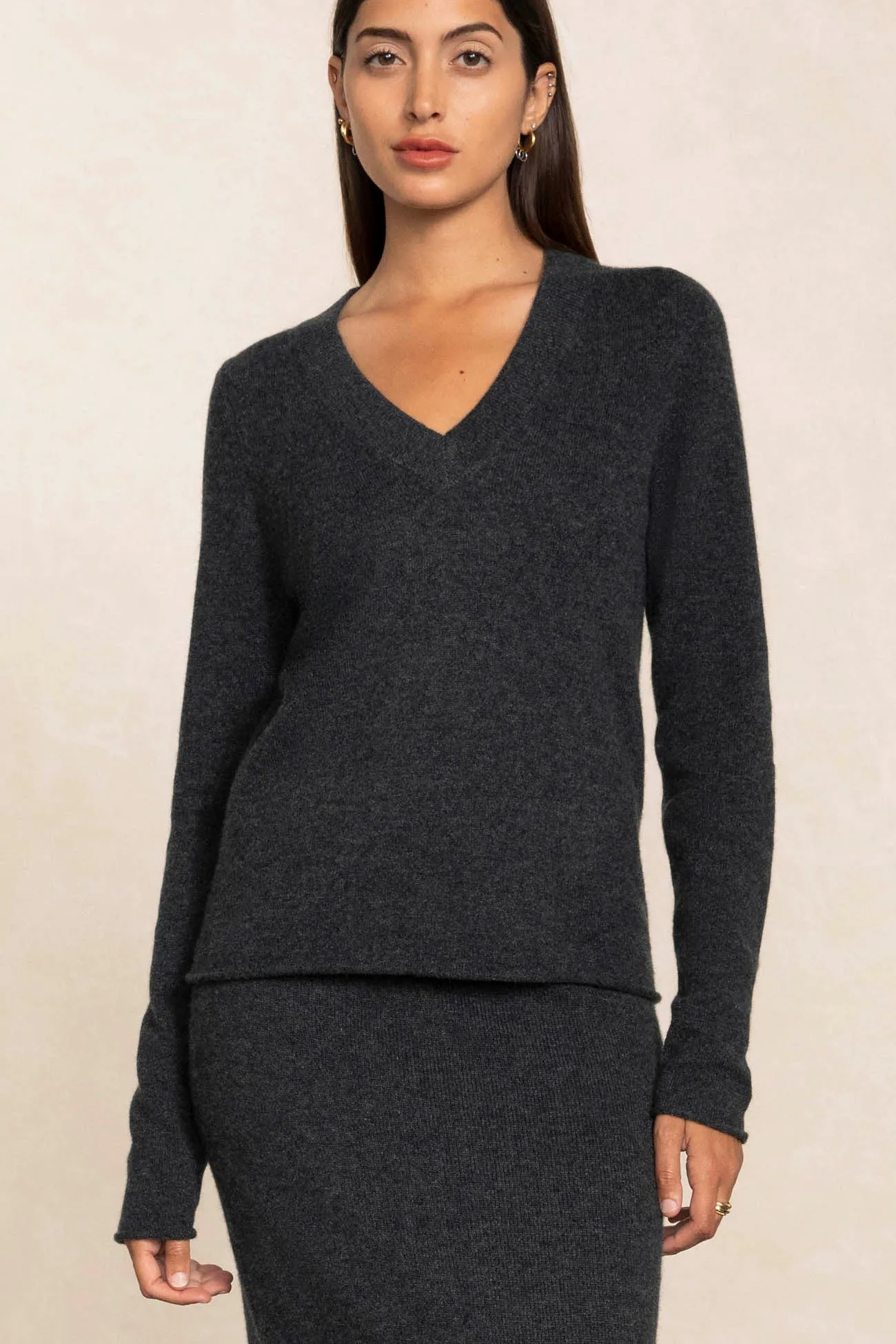 HANNAH CASHMERE V-NECK SWEATER